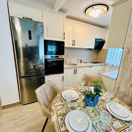 Dis Mamaia Nord Apartmán Năvodari