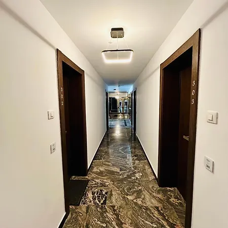Dis Mamaia Nord Apartmán *